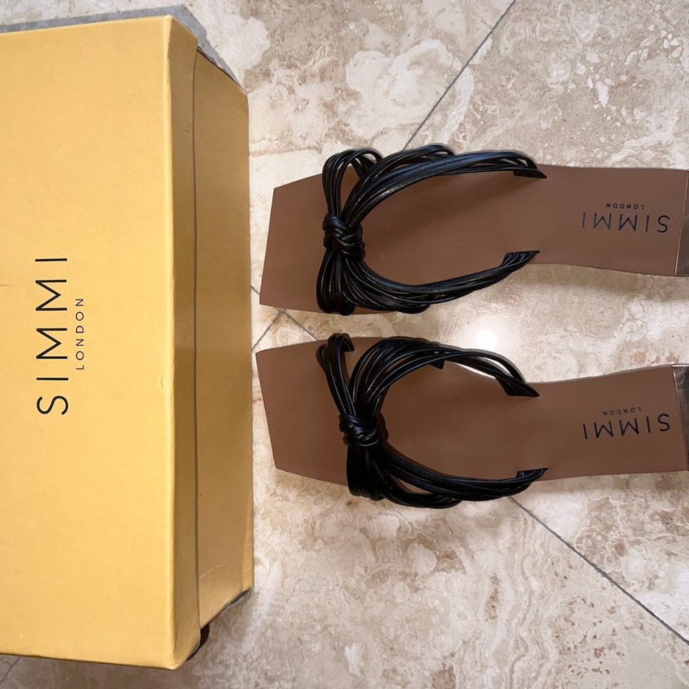 SIMMI SHOES - DULCE BLACK KNOT STRAP FLAT SANDALS - Picture 5 of 5